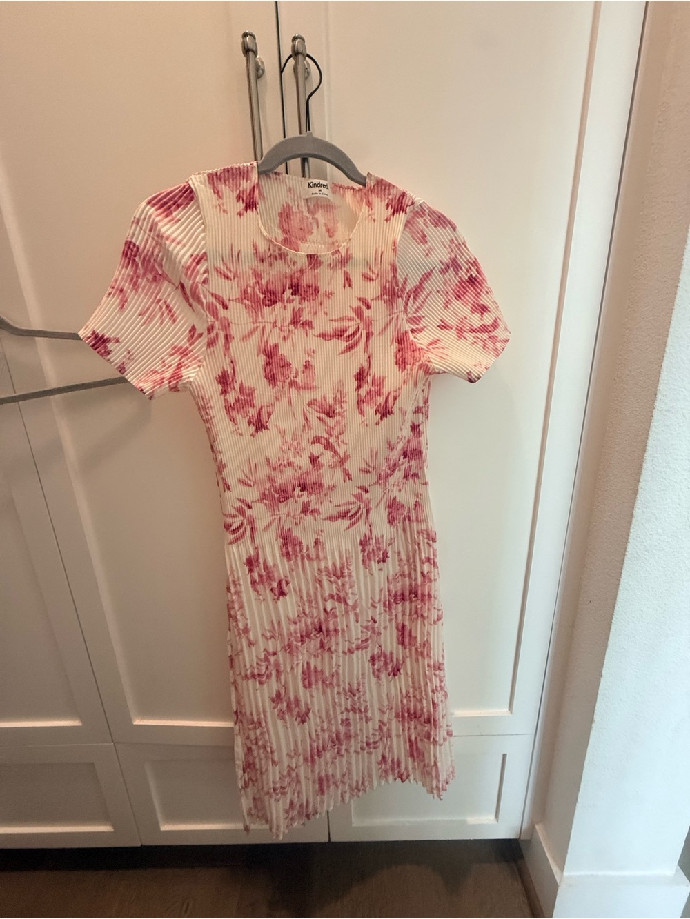 Pleated Floral Midi Dress in White and Pink